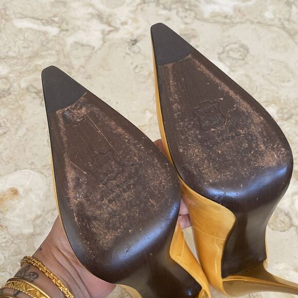 Stuart Weitzman Pumps Yellow Patent & Gold Heels - Picture 11 of 15